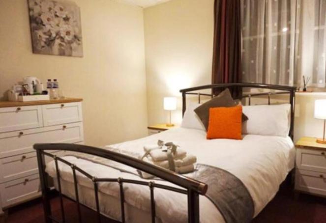 Stratton Cottage Guesthouse Biggleswade Exterior photo A bedroom at the hotel